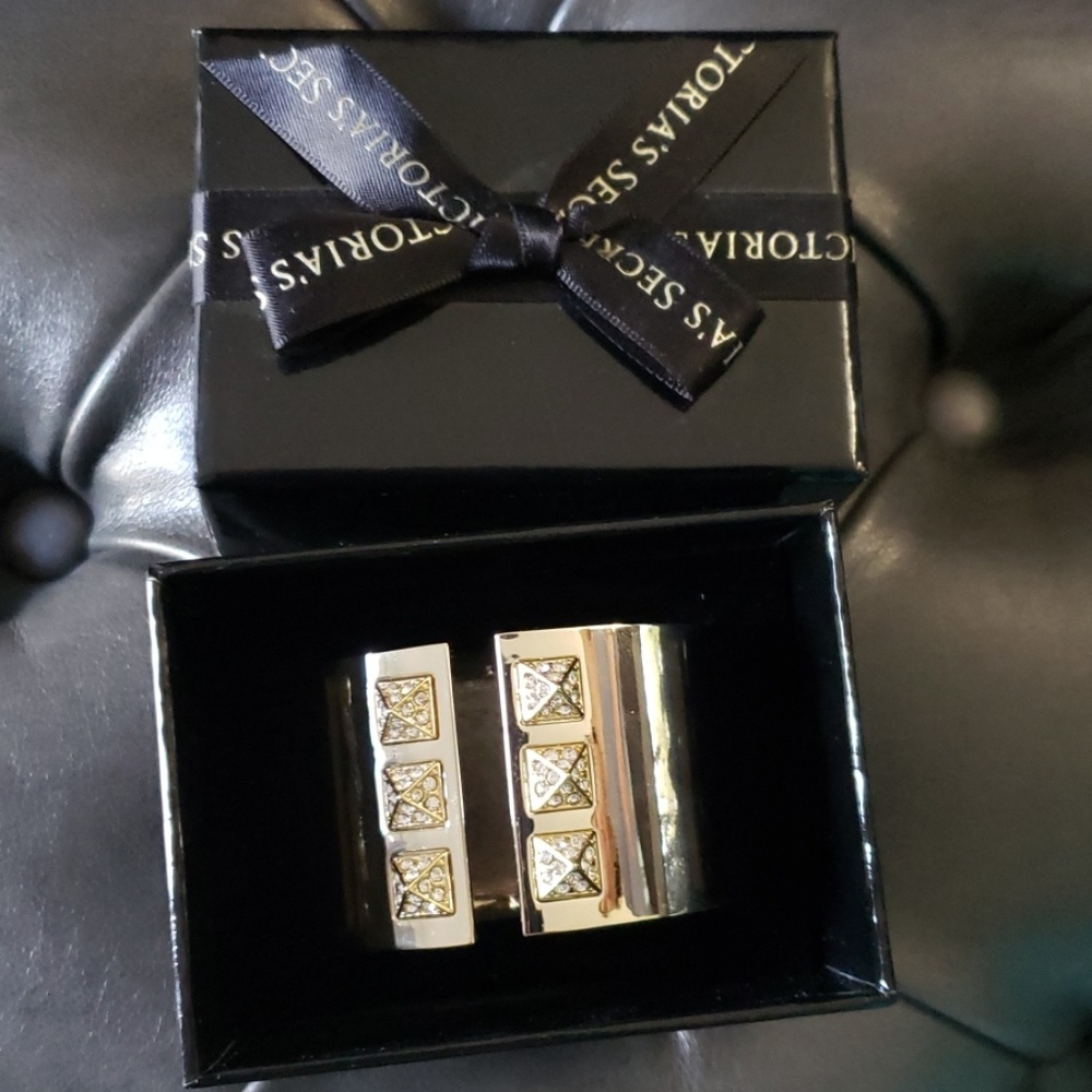 Victoria Secret Cuff ❗New❗